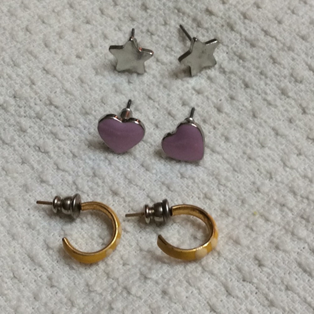 Set 3 earrings great for young girl
